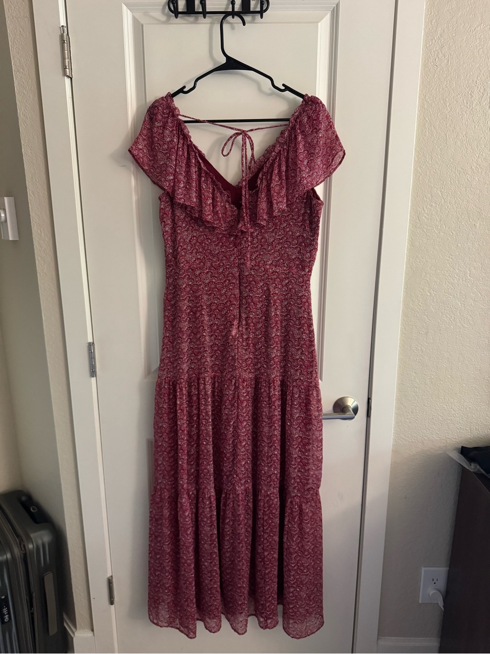 LOFT Floral Maxi Dress in Red & White Size Medium Like New
